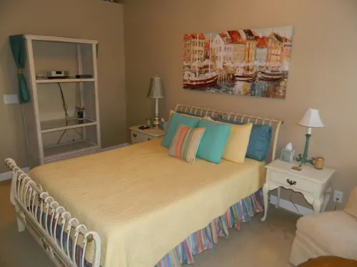 Cozy and Convenient Furnished Townhome w/view