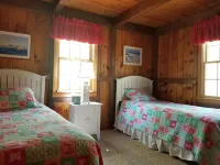 Bright, spacious, private beach home. Big backyard, firepit, deck. Family fave!