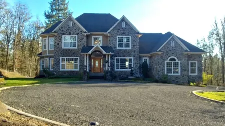 Exquisite Estate on 10 acres in North Albany.  15 minutes to OSU. Отели в г. Олбани