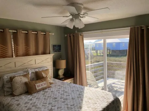 Ocean View Beach Cottage/3BR 2BA/Steps Away From the White, Sandy Beach!