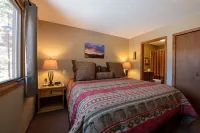 Beautifully Furnished, Clean, Cozy Cabin Next to Rocky! Walk to Rmnp & YMCA