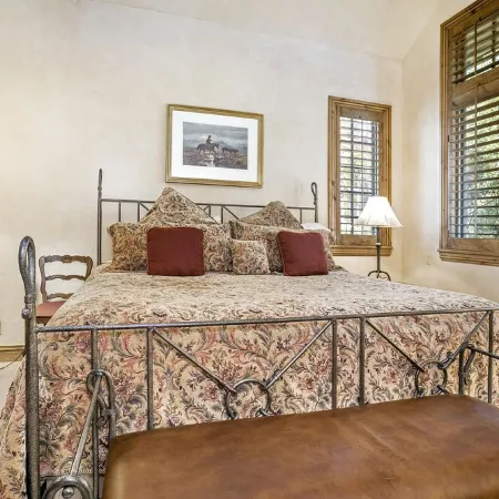 Must See - Million $$$ Townhome - Best Value - Ideal Location Close to Lift