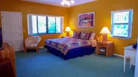 Riverbend Lodge-  Special Discounts August / September 2025!    Book  Now!