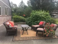 Quiet Country Retreat, 4 Bedroom Rambler on 9 Acres in Rural Edgewood Sleeps 9