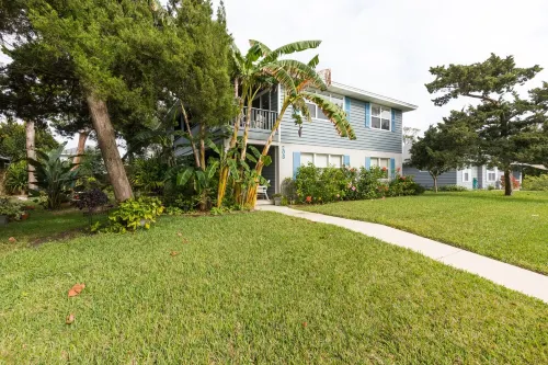 Beachy Getaway–Cozy, Clean & Equipped w/ All Essentials! Relax, Enjoy & Refresh!