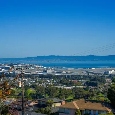 Relaxing Home With SF Bay View Hotel berhampiran Millbrae Station