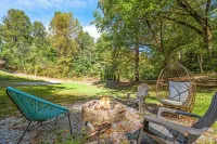 Cozy Cove- Lake Access, Pet Love Hotels near Sims Point