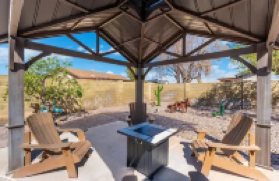 Great Location! Walk to State Farm Stadium! Heated Pool & Spa!