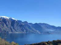 Oasi Azzurra - three-room apartment in small villa with terrace overlooking Lake Iseo