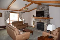 Beautiful Spacious Home - Near Fergus High School
