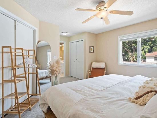 Airy, Bright Boho Digs/ King Bed, Best Sleep