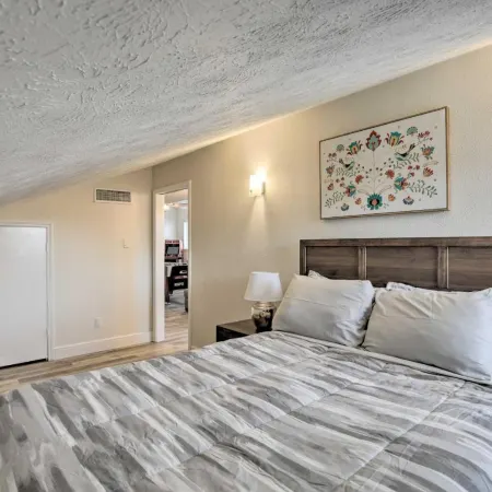 Tulane Modern Richardson Retreat w/ Pool & Indoor Hot Tub!