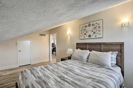 Tulane Modern Richardson Retreat w/ Pool & Indoor Hot Tub!