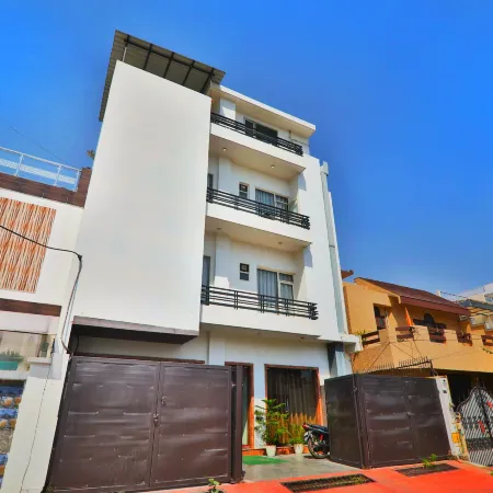 Hotel Aarya