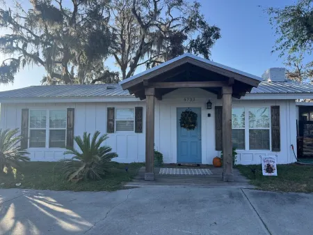 Best SUNSETS on the Lake!  Come and enjoy our Happy Place!