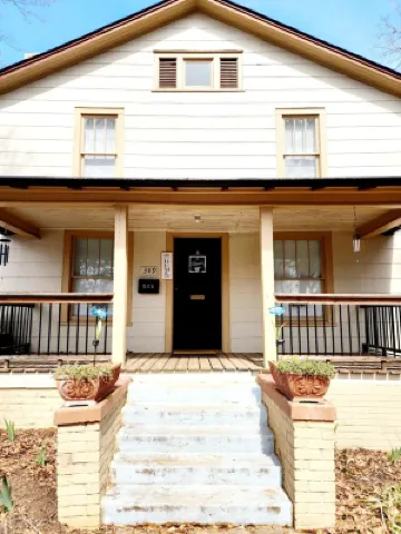 House on Avenue near Lenoir Rhyne University College