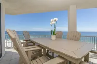 Luxury Beachfront Condo - Direct Panoramic Gulf Views and Pets Considered!