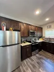 Cozy 3-bedroom house with AC and WiFi in awesome Log Cabin