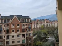 Emeishan Yuhu Landlord Xiao Zhang Apartment (Ehong Road)