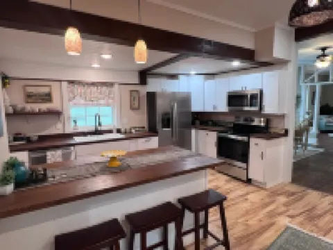 Charming 3-bedroom Craftsman house in delightful Willow Springs, MO