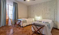30 minutes from Malaga! Villa ideal for large groups, with games room