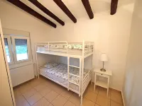 Detached house with private pool, completely fenced, close to the beach