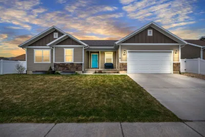Family Friendly Home w/ Home Theatre in Beautiful Heber Valley Hotels near Sportsman's Warehouse