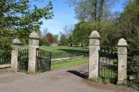 Garden Cottage, Near St Andrews. Glorious Country Location. Hotels in Cupar