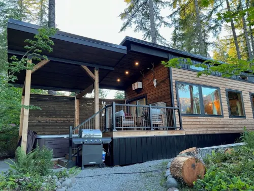 River Vista Cabin with Mountain Views Hotels in Ashford