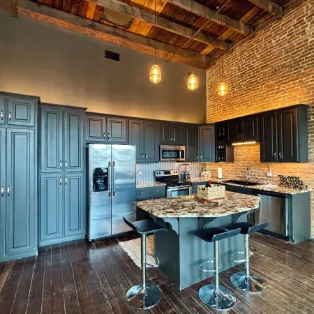 Loft the Heart of Downtown — Steps Away from Pickett, Una, Dining, Shops