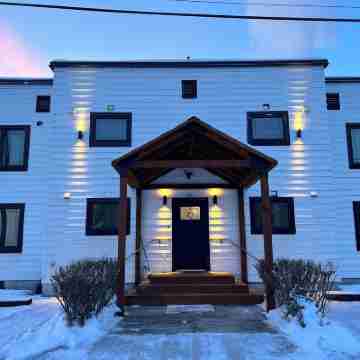 Dollhouse Downtown Hotel Exterior