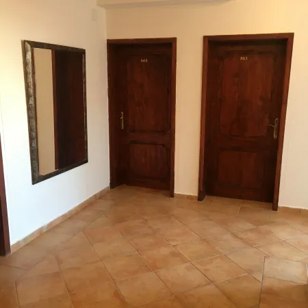 Apartments & Rooms Rozana