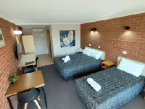 Country Mile Motor Inn Hotels in Forbes