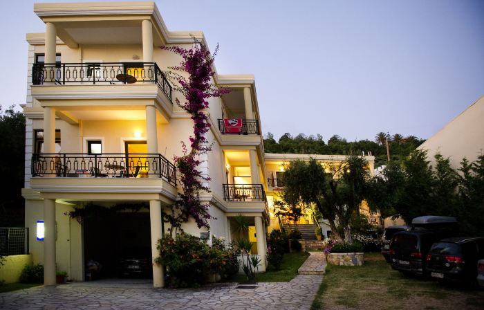 Hotel Loukas Vrachos