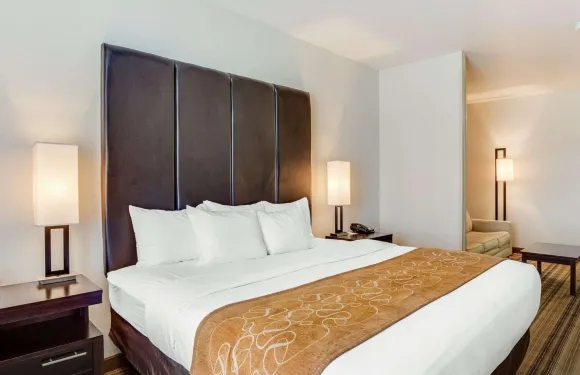 曼德維爾卡温頓舒適套房酒店