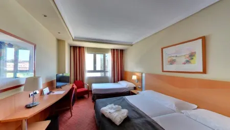 Silken Luis de León