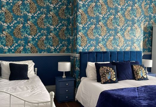 1. 릴리로즈 호텔..