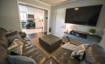 Walk to the Silos! 3 Bed 1960's Bungalow Near Baylor
