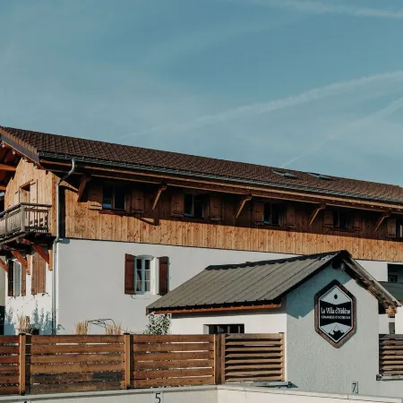 La Villa d'Hélène Chambres D’hôtes et Appartements-Cluses
