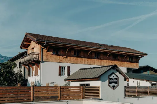La Villa d'Hélène Chambres D’hôtes et Appartements-Cluses