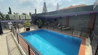H5 Hotel and Apartments - Kitchens