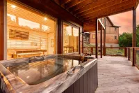 Luxury Brand New Cabin 5b 5.5ba with Arcade, Theater