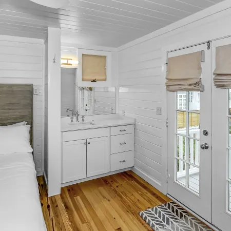 Seaside Cottage "sea Shack" Adorable Tupelo Street, Sleeps 4 1 Bedroom Home by Redawning
