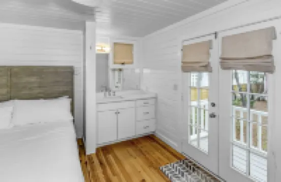 Seaside Cottage "sea Shack" Adorable Tupelo Street, Sleeps 4 1 Bedroom Home by Redawning Hotels in Seaside