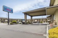 Anchor Beach Inn - Motels
