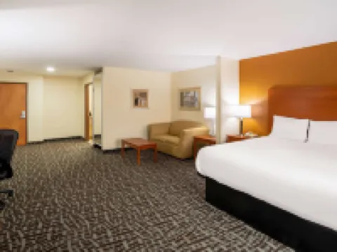 ベイモント バイ ウィンダム サバンナ サウス サバンナのホテル