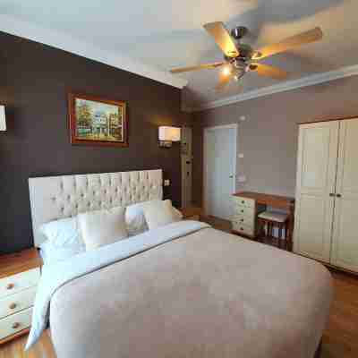 Midway Guest House Rooms