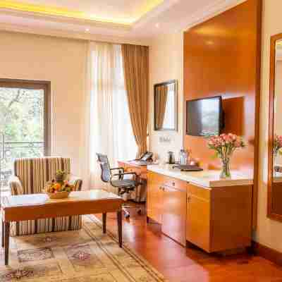 Alba Hotel Meru Rooms