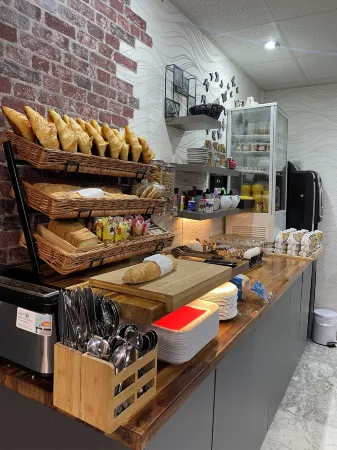 Savoie Hotel Aux Portes de Genève Отели в г. Пуньи