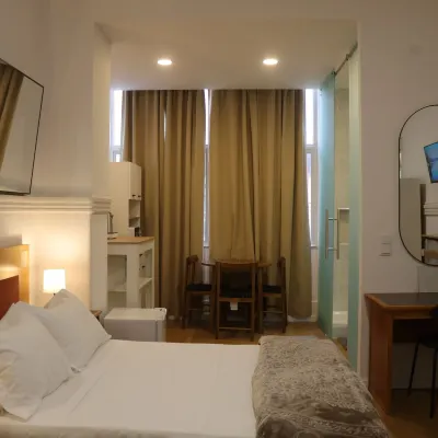 Midis - Local Accommodation Hotels near مارتيم مونيز